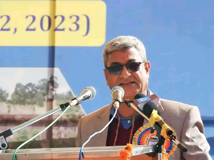 गृहमन्त्री लेखक बैतडी आउदै,,