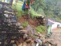 लगातारको वर्षाले महाबली सुरपाल महाराजको खलाको प्रखाल भत्कियो